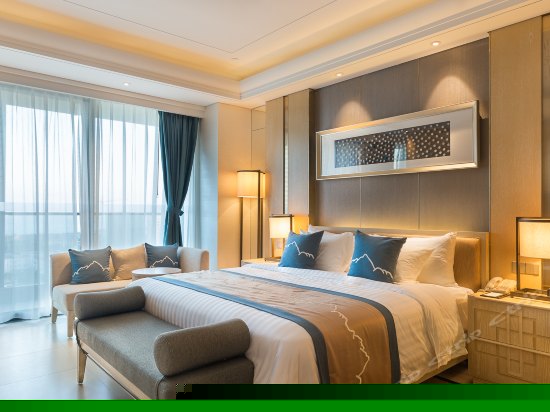 行政海景大床房