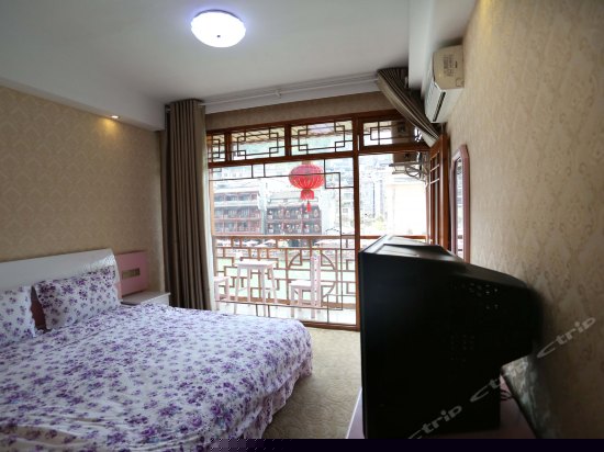 无敌江景情侣间