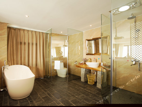 270度海景豪华大床房201