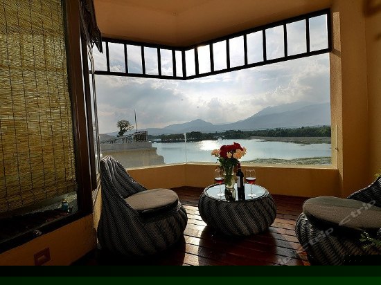 玉龙雪山全景房