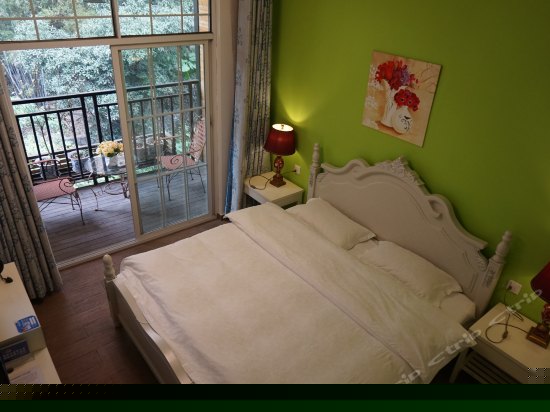 山景阳台大床房