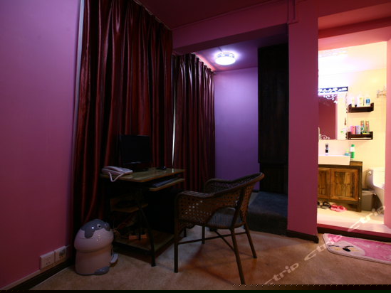 听瀑豪华大床房101