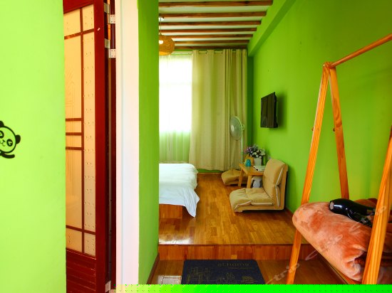 榻榻米阳光大床房