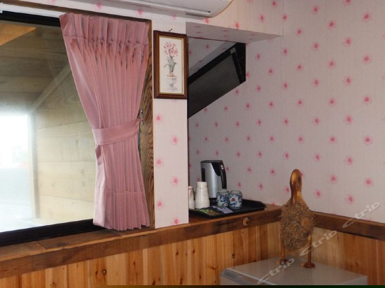 海天碉堡四人房