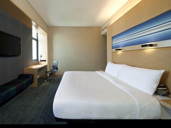 快活乐窝大床房