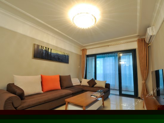 素洁两室两厅温馨居