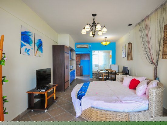 一线海景电脑圆床房