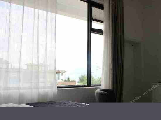 侧面海景大床房