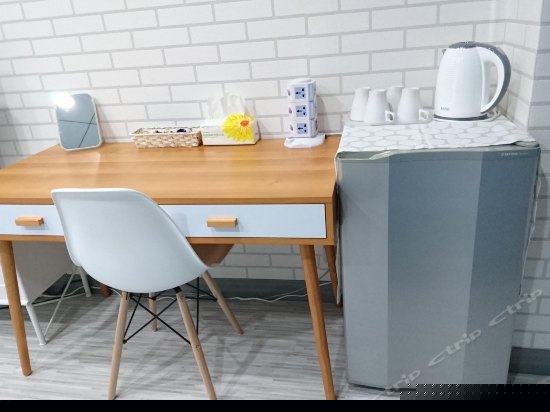 温馨标准四人套房(公卫)(无窗)