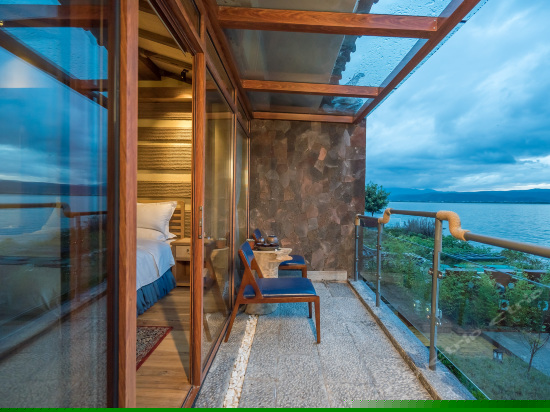 月吟海景豪华大床