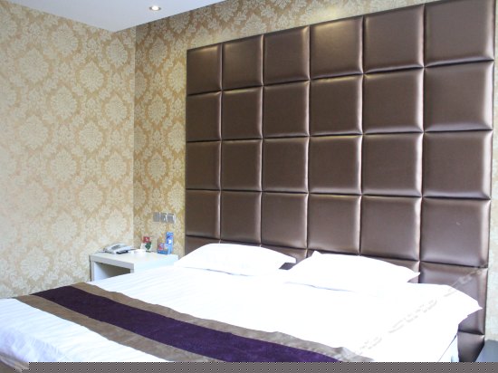 豪华商务大床房