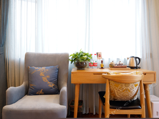 静离（江南烟雨房）