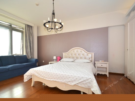 豪华双人大床房