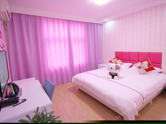hello kitty主题大床房