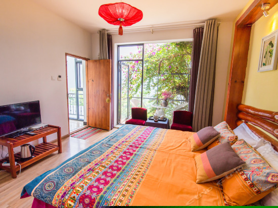 姮娥归阳台大床房