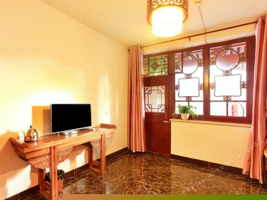 荣华富贵罗汉床房