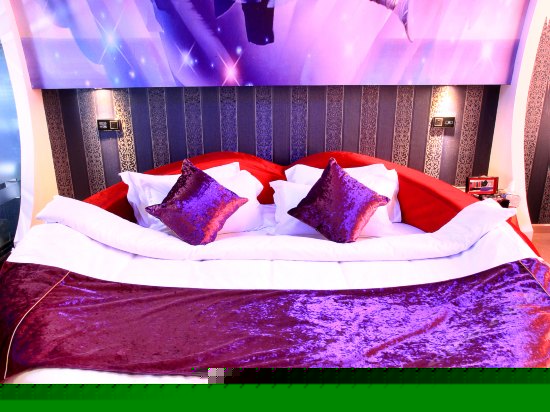 奢侈情侣主题房