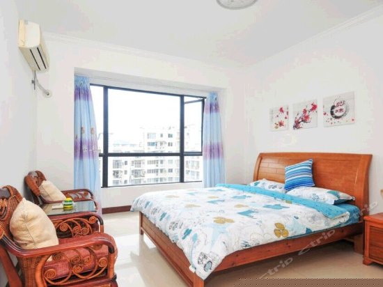 温馨园景两居室房