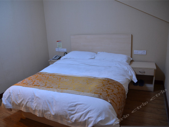 经济大床房（无窗）