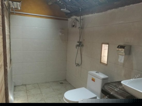 逸龙苑主院标间