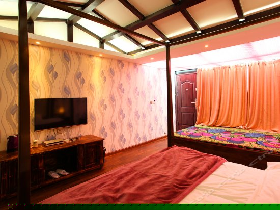 星辉星空榻榻米大床房