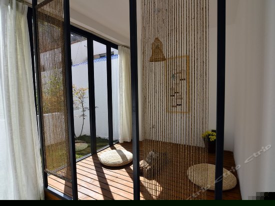 菊序（山景大床房）