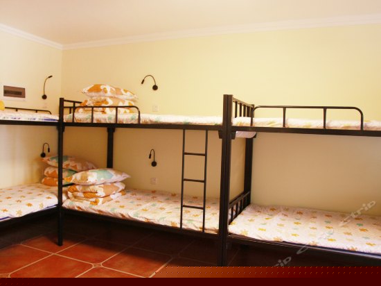 男生八人间（床位房）