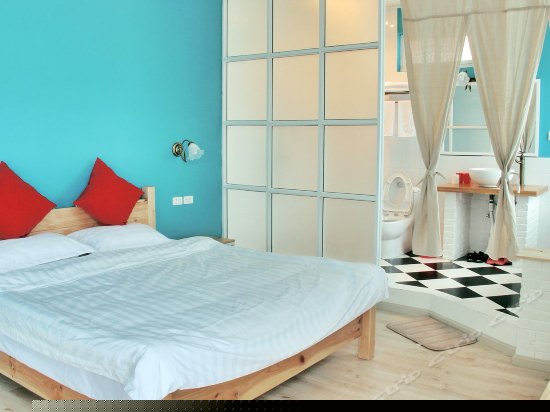 二层海景浴缸大床房201