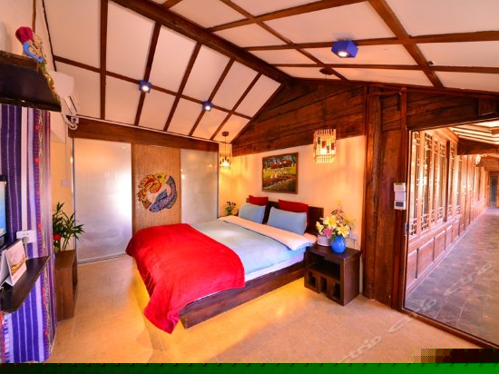 纳西明清大床房