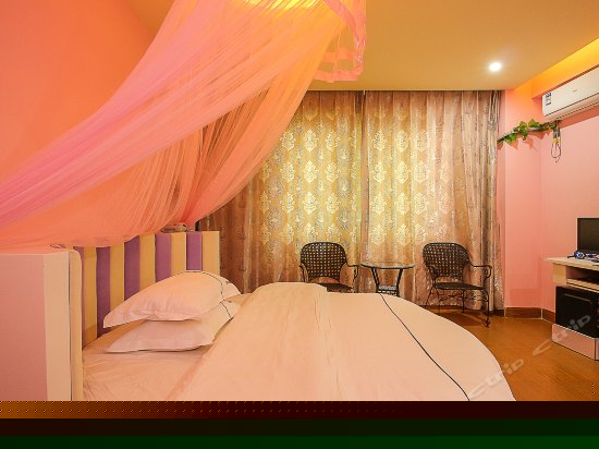 浪漫圆床房