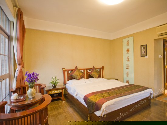 浪漫蜜月大床房