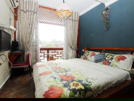 临江阳台大床房