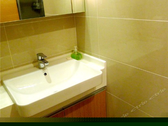 豪华江景大床房