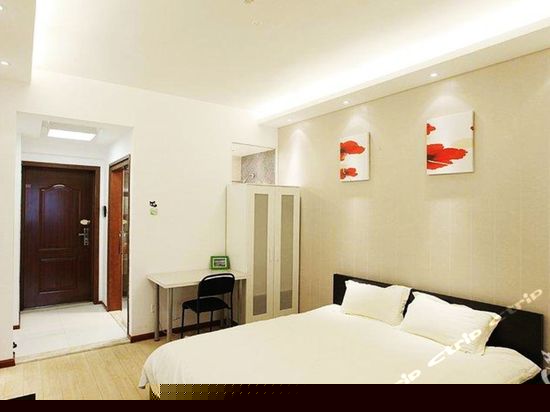 时尚温馨大床房