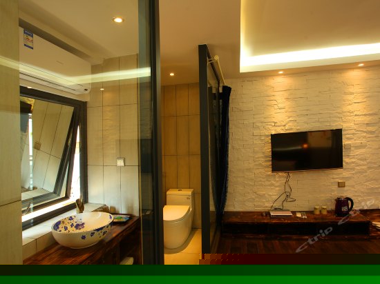 风吟舒适榻榻米大床房