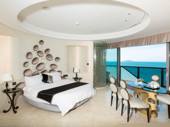 尊贵无敌蜜月套房