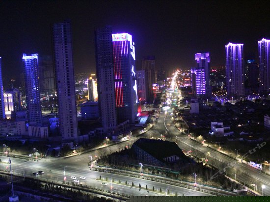 精品市景大床房