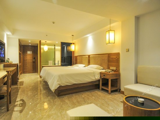 高级园景双床房