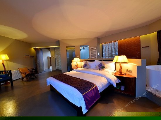 玉龙雪山全景房