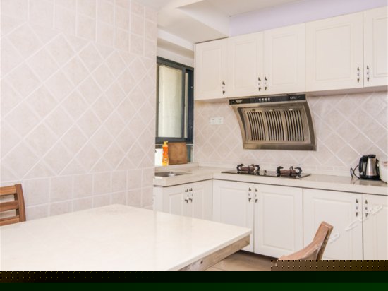 山景景观两厅两厅套房