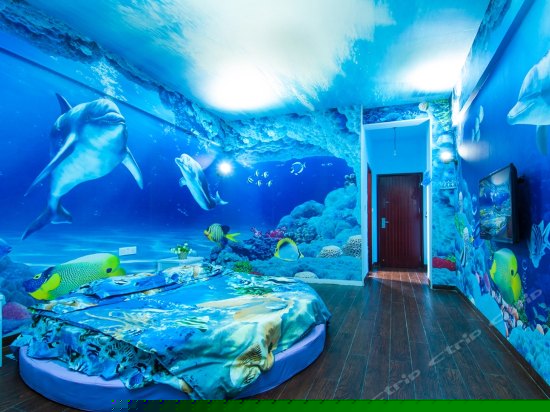 在云端系列圆床房