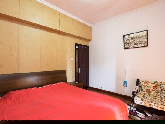 高层精装四房一厅