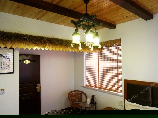 小木屋精品大床房