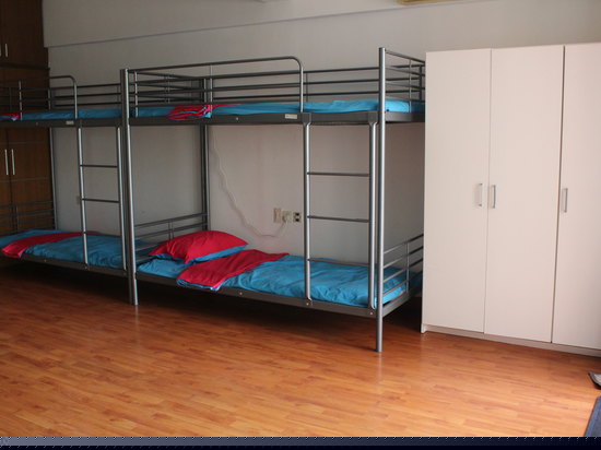 闺蜜八人间（床位）