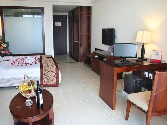 豪华落地大床房