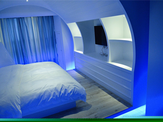 11- CYBORG-电子人