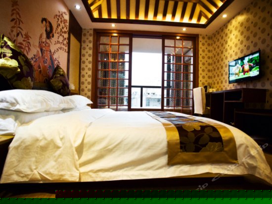 榻榻米（唯美大床房）