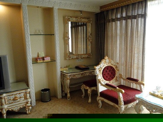 标准双床房(卢浮宫)