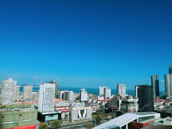 紫色海景电动圆床房