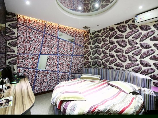 时尚主题圆床房